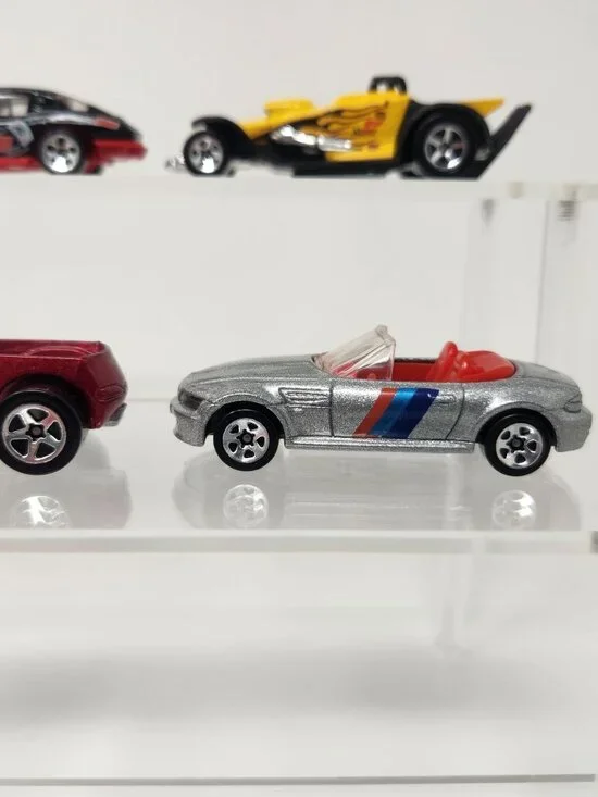 Hotwheels Diecast Cars Lot of (9) 1/64 (p1) - Picture 8 of 11